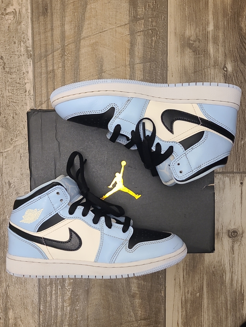 Jordan Kids High-Top Sneakers in Light Blue, Black & White